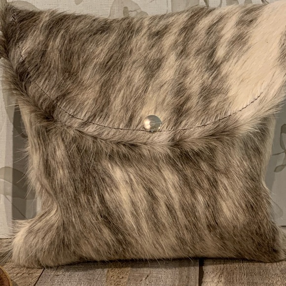 Wild Goose Dark Brown and Cream Hair on Hide Crossbody - Picture 2 of 6